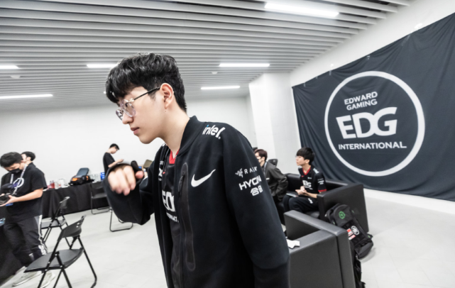 他们以坚韧 他们以坚韧